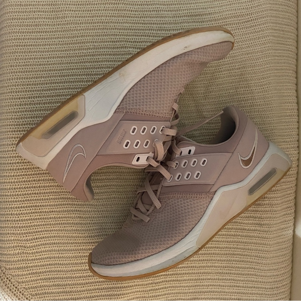 Nike Women's Airmax pink sneakers